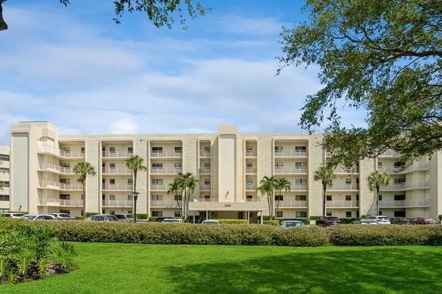 200 Intracoastal Place #305, Jupiter