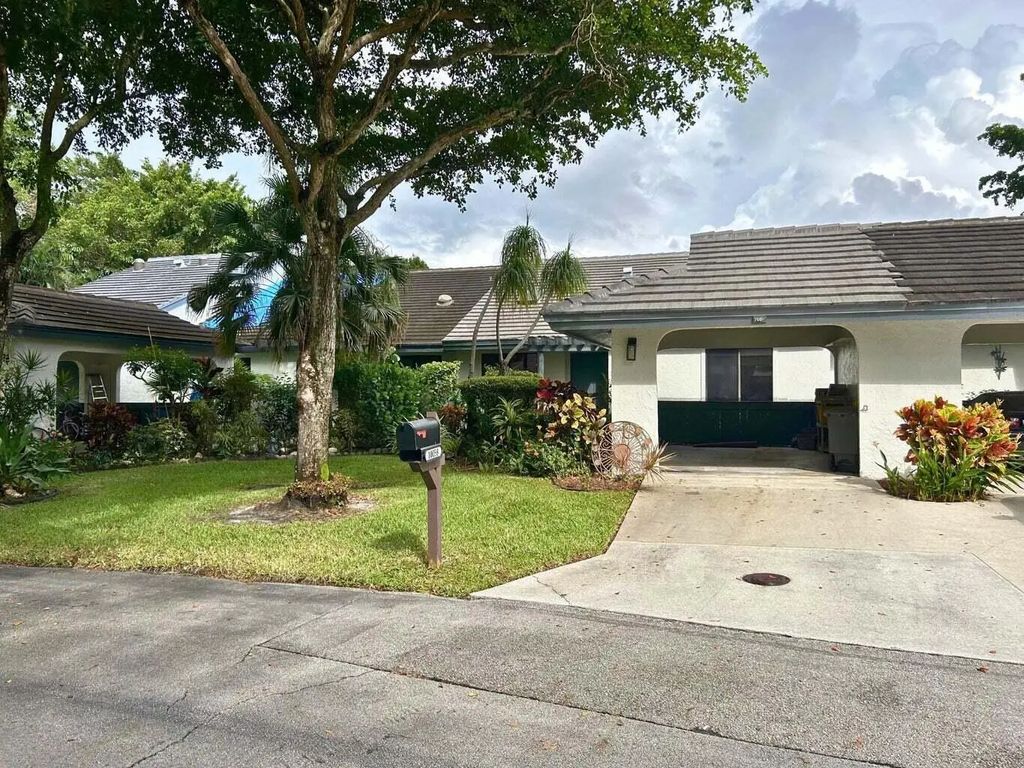 10058 Laurelwood Place, Boynton Beach