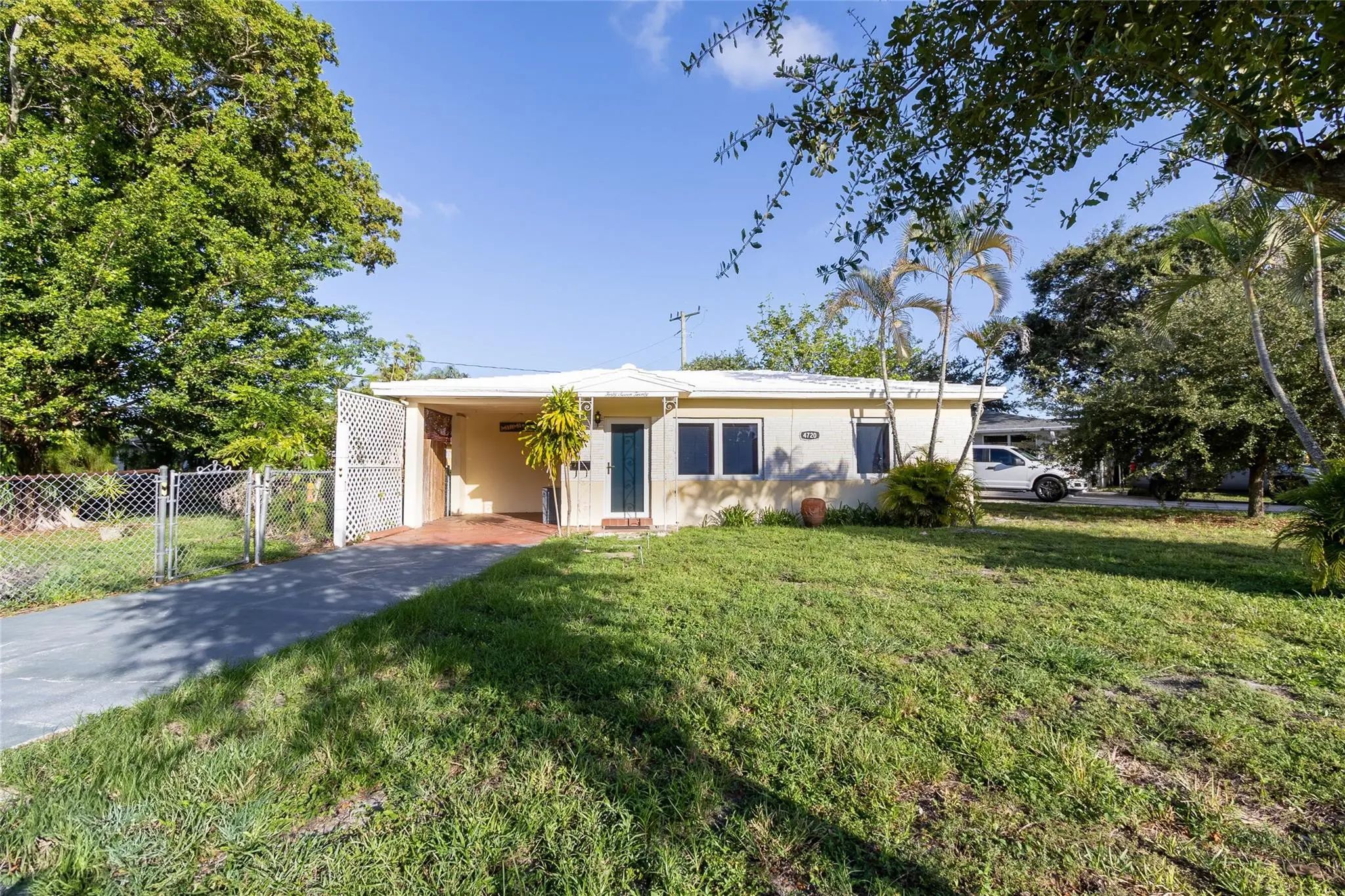 4720 N Andrews Avenue, Oakland Park