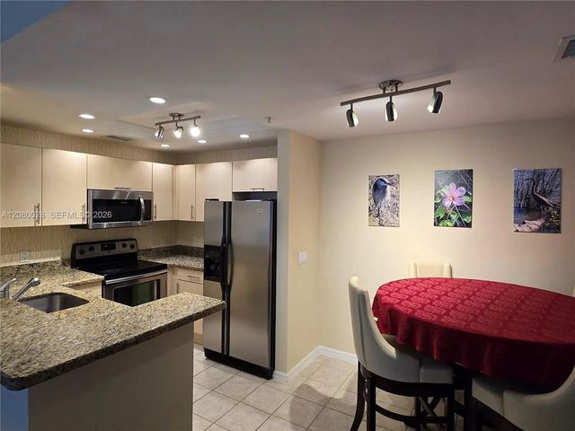 3 of 9 - 2107 Se 10th Avenue #818, Fort Lauderdale, FL