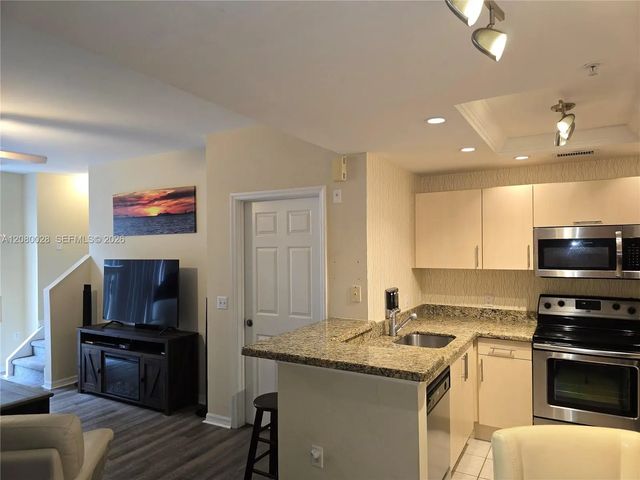 4 of 9 - 2107 Se 10th Avenue #818, Fort Lauderdale, FL