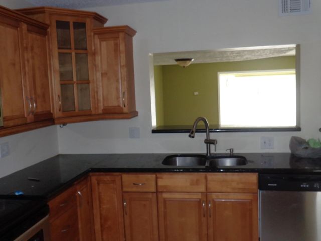 2 of 23 - 3708 Savoy Lane #e, West Palm Beach, FL