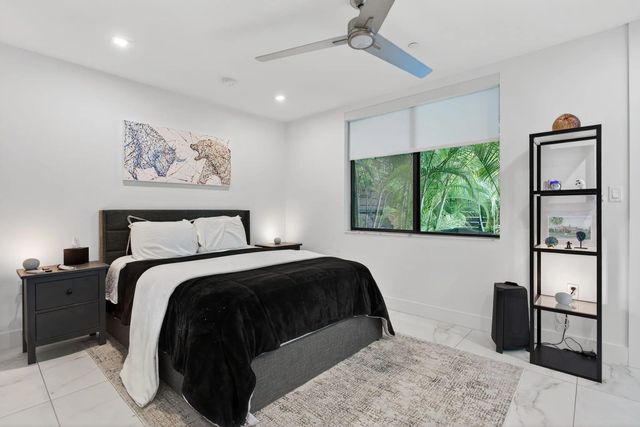 3 of 28 - 1044 N Victoria Park Road, Fort Lauderdale, FL