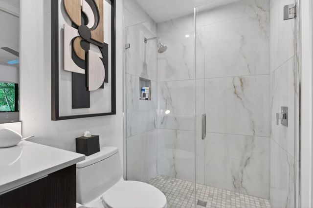 5 of 28 - 1044 N Victoria Park Road, Fort Lauderdale, FL
