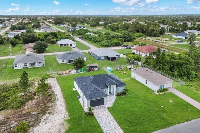 4 of 27 - 3005 S Ida Avenue, Lehigh Acres, FL
