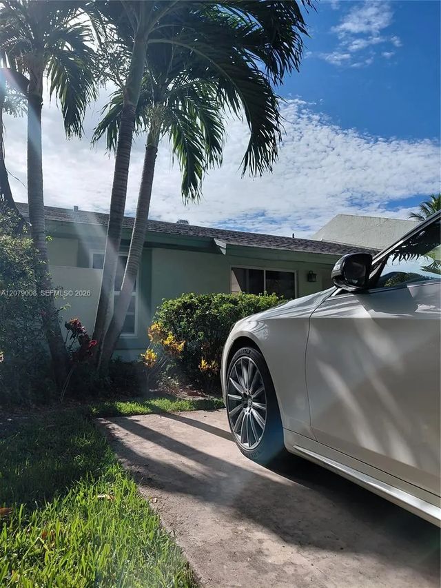 3 of 38 - 16 Camden Lane, Boynton Beach, FL