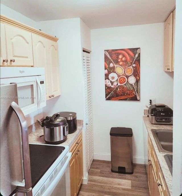 4 of 19 - 6480 W 27th Court #54-22, Hialeah, FL