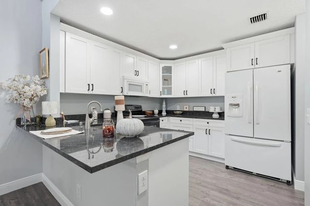3 of 42 - 2985 Genoa Place #2985, West Palm Beach, FL