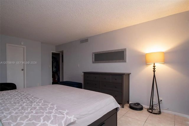 5 of 15 - 2001 Atlantic Shores Boulevard #320, Hallandale Beach, FL