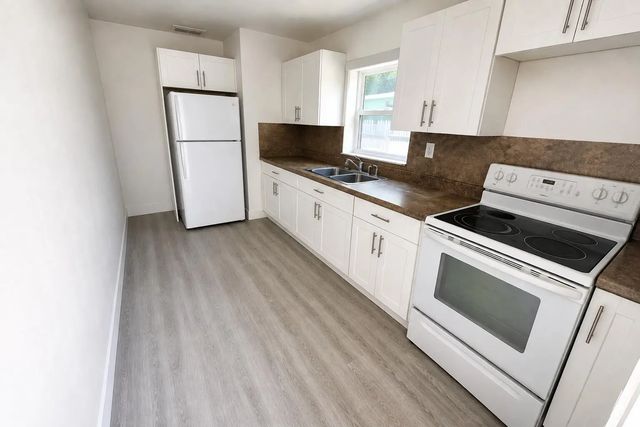 5 of 13 - 444 Nw 80th Street, Miami, FL