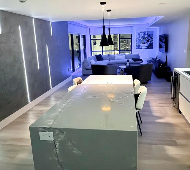 3675 N Country Club Drive #1909, Aventura