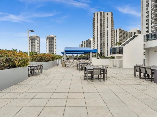 5 of 10 - 3675 N Country Club Drive #1909, Aventura, FL
