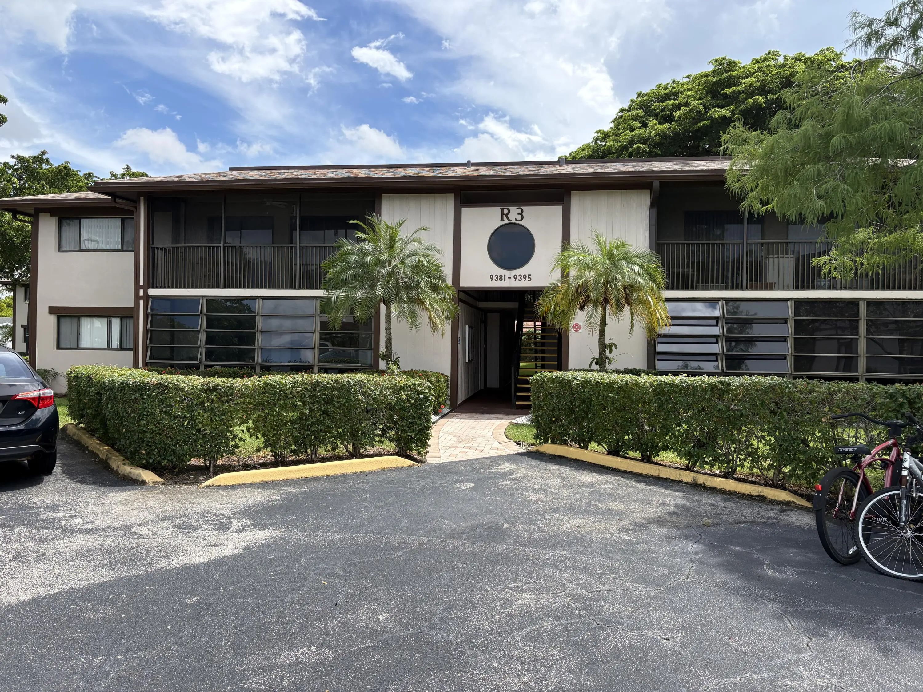9391 S Belfort Circle #211, Tamarac