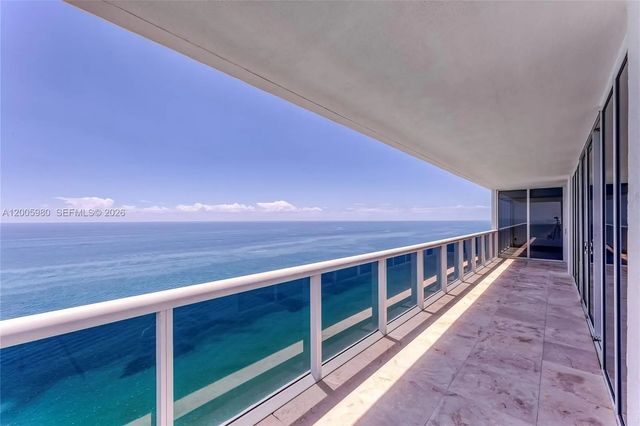 3 of 12 - 1830 S Ocean Drive #3201, Hallandale Beach, FL