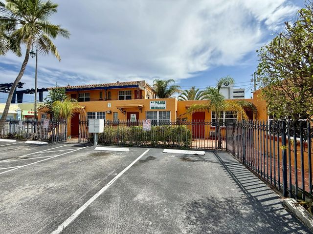 2 of 8 - 2135 Broadway, Riviera Beach, FL