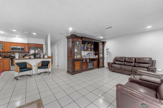 4 of 39 - 9741 Bahama Drive, Cutler Bay, FL