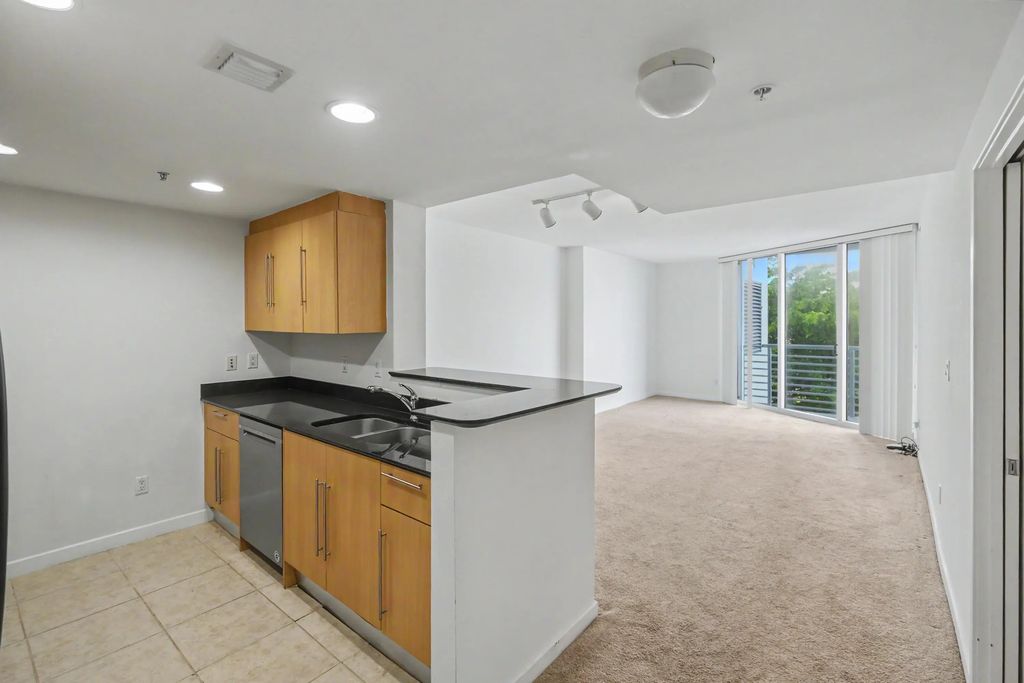 335 S Biscayne Boulevard #1002, Miami