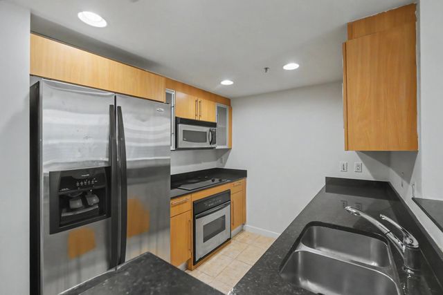5 of 41 - 335 S Biscayne Boulevard #1002, Miami, FL