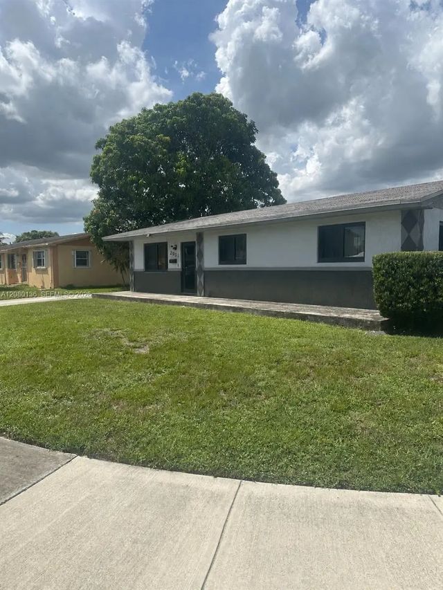 2901 Nw 209th Terrace, Miami Gardens