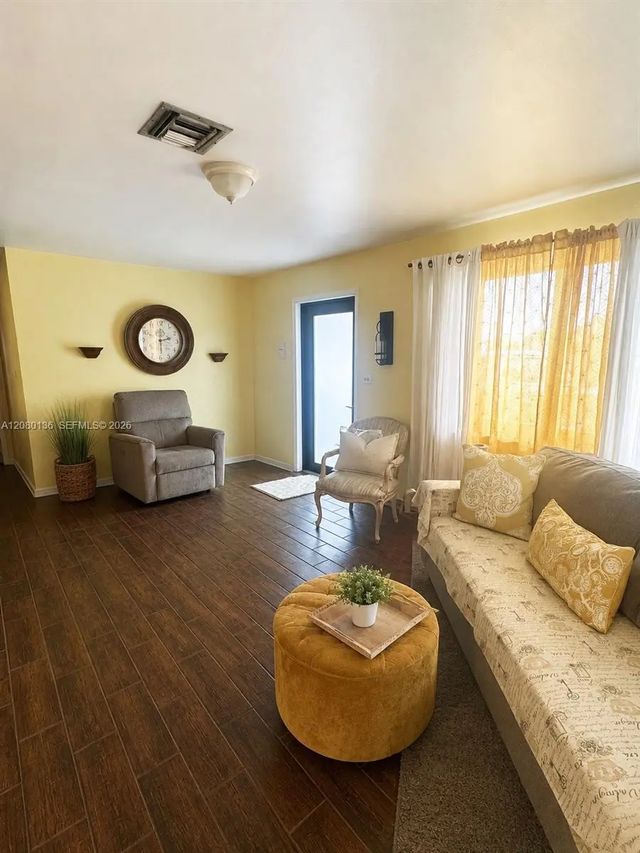 3 of 15 - 2901 Nw 209th Terrace, Miami Gardens, FL