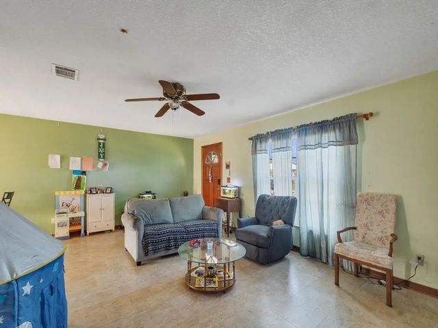 4 of 20 - 689 Caballero Avenue Se, Palm Bay, FL