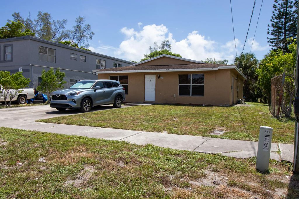 230 Sw 8th Street, Deerfield Beach