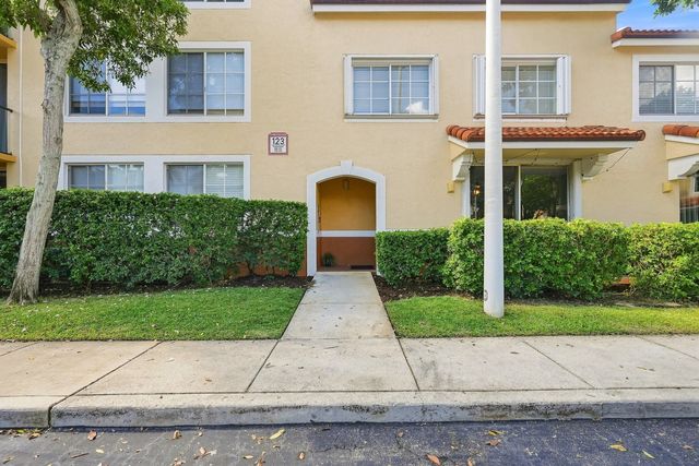 123 Yacht Club Way #109, Hypoluxo