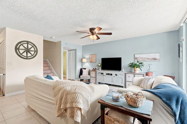 4 of 45 - 123 Yacht Club Way #109, Hypoluxo, FL