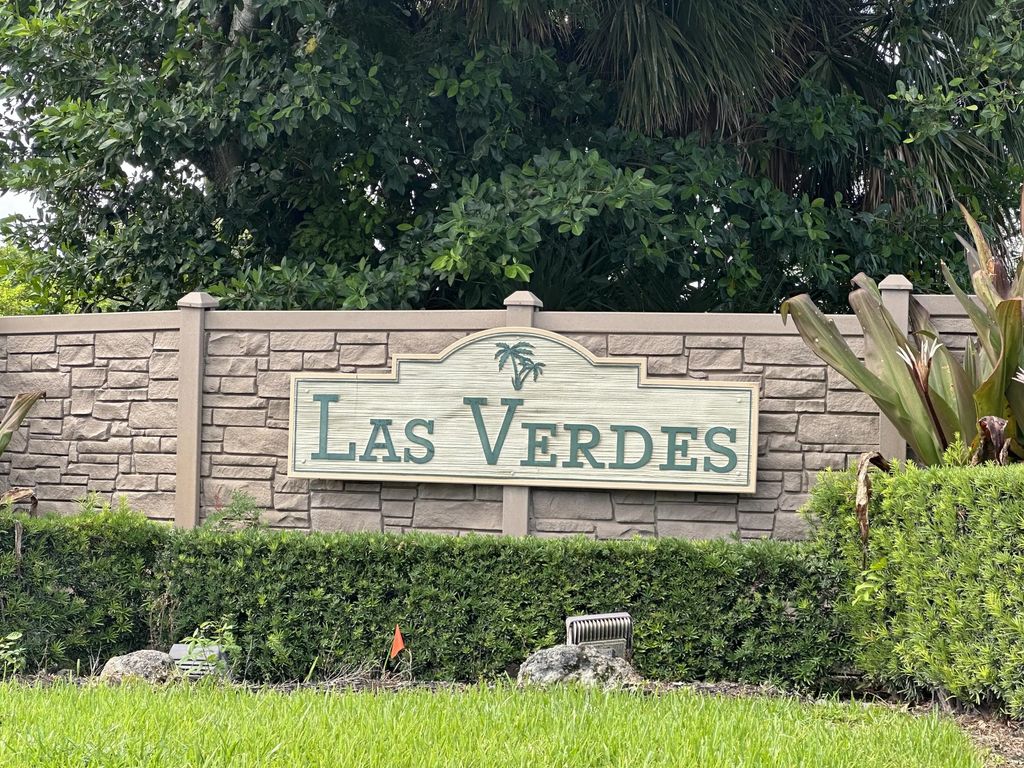5483 Viburnum Circle, Delray Beach