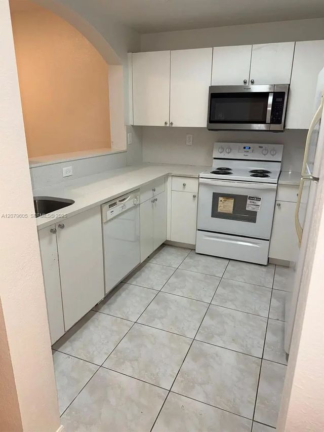 3 of 20 - 8956 W Flagler Street #208, Miami, FL