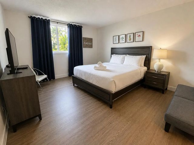 4 of 32 - 19370 Collins Avenue #301, Sunny Isles Beach, FL