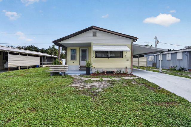 2 of 38 - 8381 Se Skylark Avenue, Hobe Sound, FL