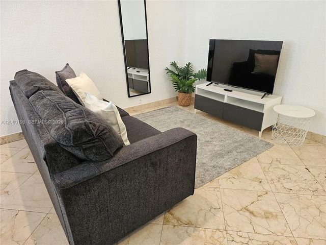 2 of 29 - 500 14th Street #203, Miami Beach, FL