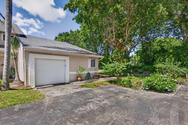 3 of 28 - 2007 Discovery Circle E, Deerfield Beach, FL