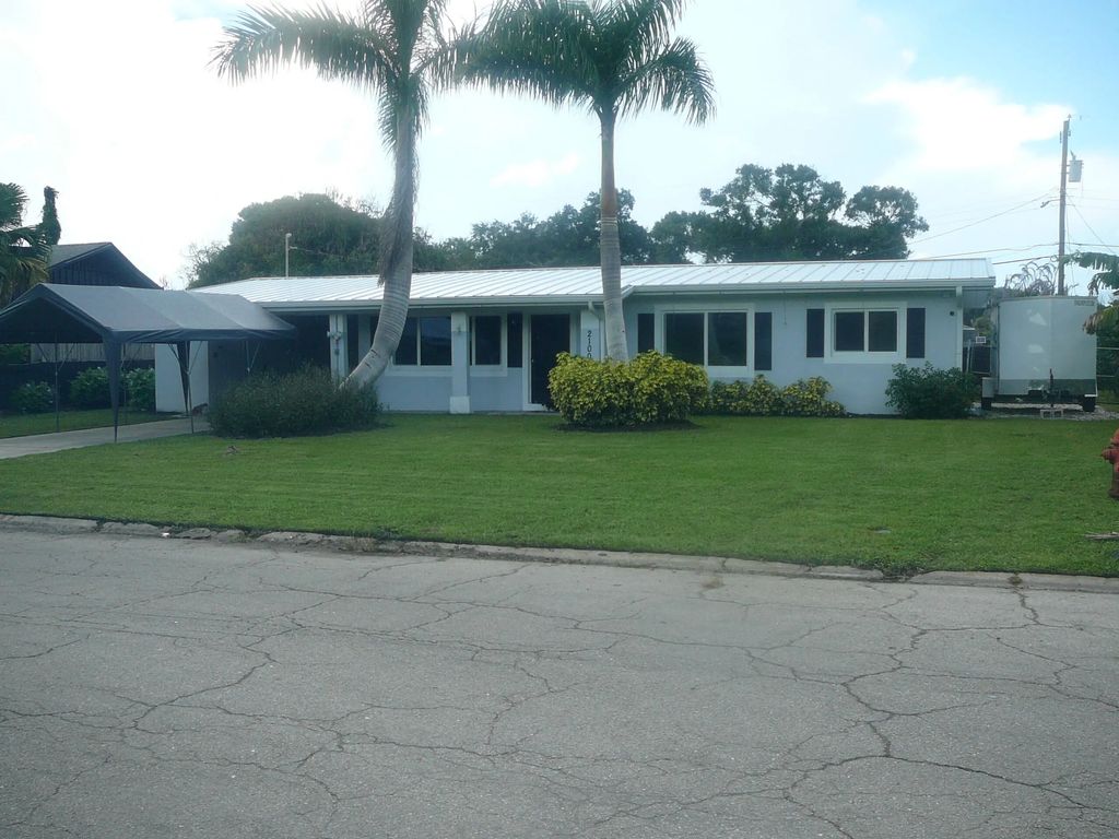 2100 W Esplanade, Fort Pierce