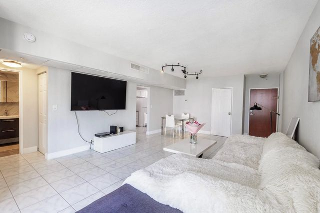 2 of 21 - 3801 S Ocean Drive #10s, Hollywood, FL