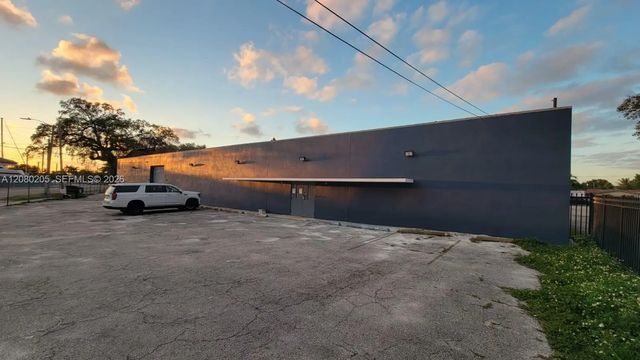 1871 N River Drive, Miami