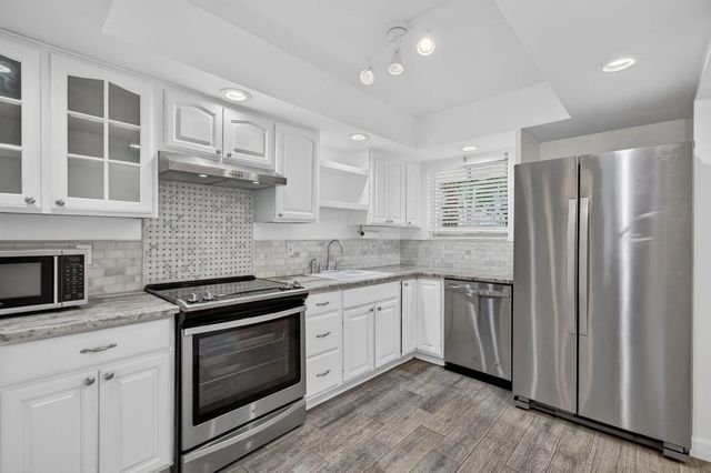 3186 Via Poinciana #115, Lake Worth