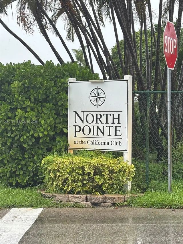 2 of 23 - 453 Ne 210th Terrace, Miami, FL