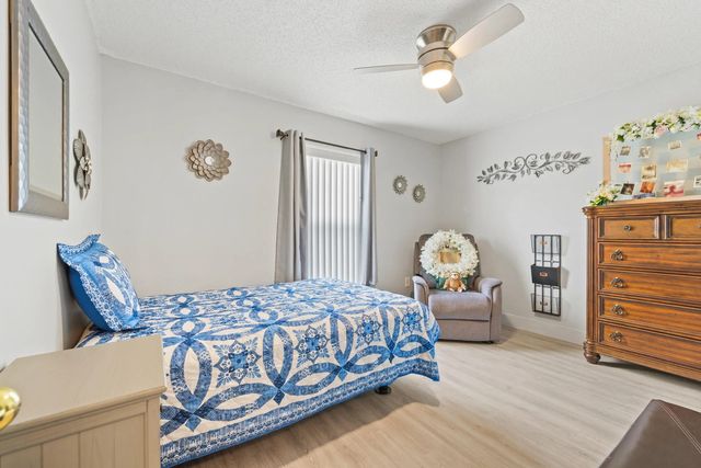 4 of 37 - 282 Se Walsh Terrace, Port St. Lucie, FL