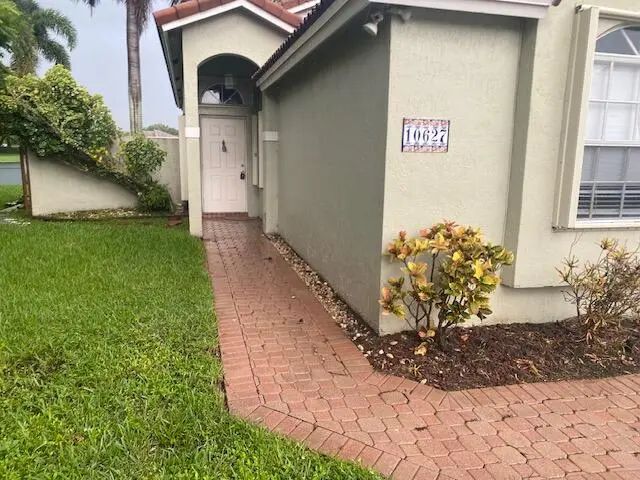2 of 3 - 10627 Nw 7th Street, Pembroke Pines, FL