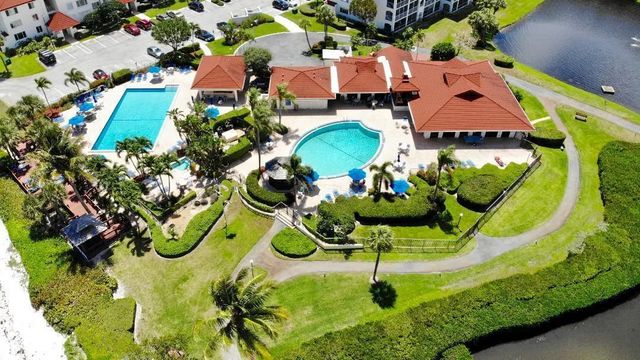 4 of 76 - 7030 Half Moon Circle #216, Hypoluxo, FL