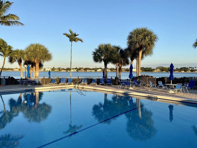 5 of 76 - 7030 Half Moon Circle #216, Hypoluxo, FL