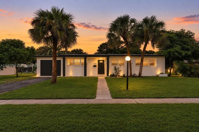 2 of 33 - 6885 Nw 14th Court, Plantation, FL