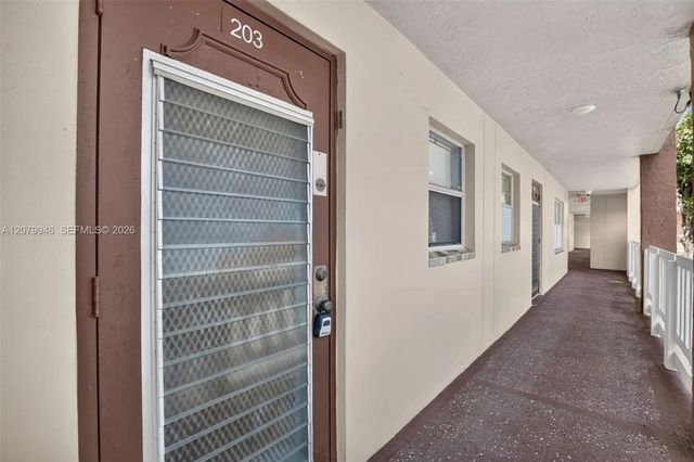 5 of 47 - 9261 Sunrise Lakes Boulevard #203, Sunrise, FL