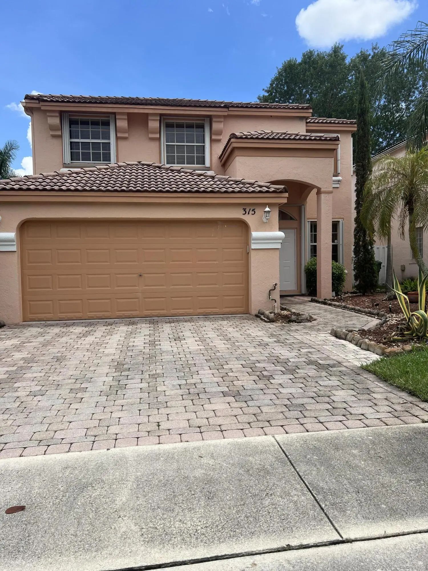 315 Nw 158th Lane, Pembroke Pines
