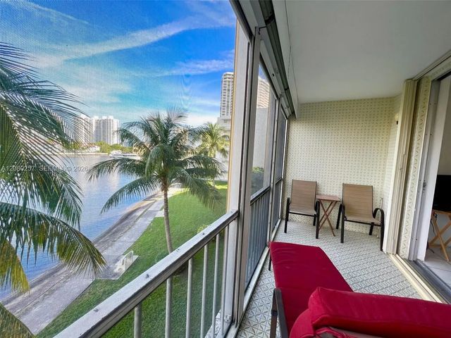 4 of 69 - 3030 Marcos Drive #t302, Aventura, FL
