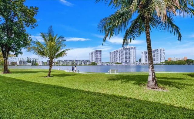 5 of 69 - 3030 Marcos Drive #t302, Aventura, FL