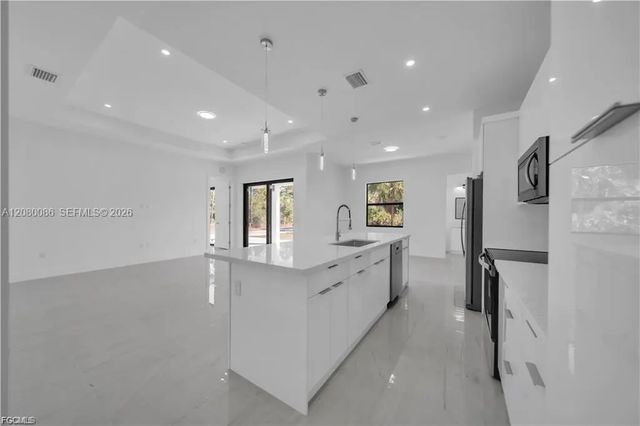 5 of 35 - 4703 Sara Avenue N, Lehigh Acres, FL