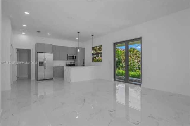 2 of 28 - 2035 Ne 9th Avenue, Cape Coral, FL